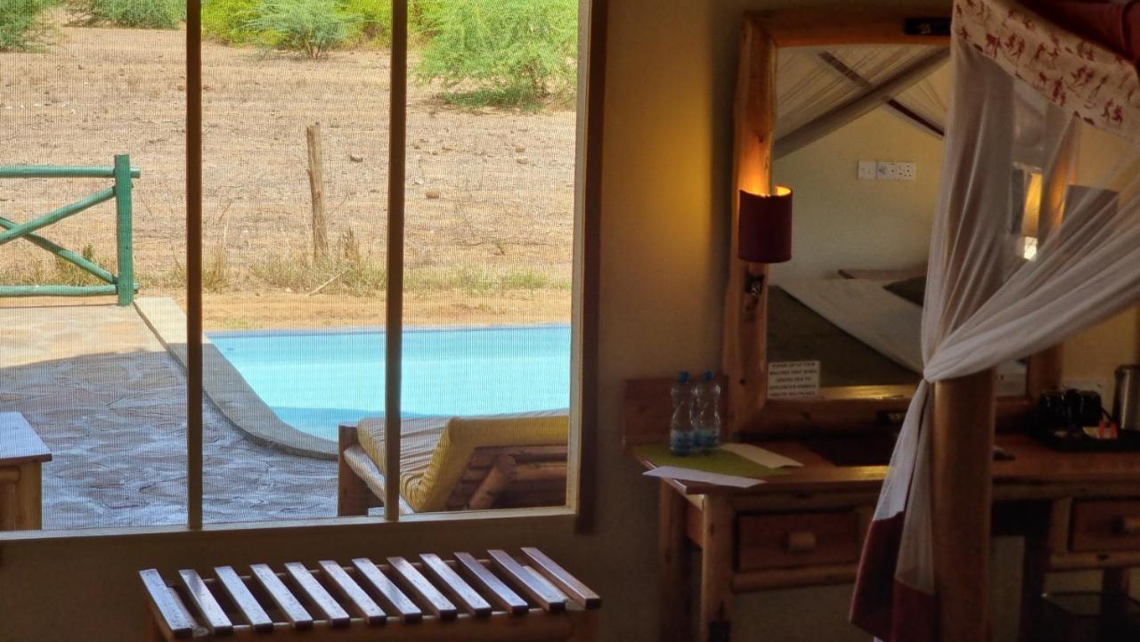 Manyatta Camp Hotell Voi Exteriör bild