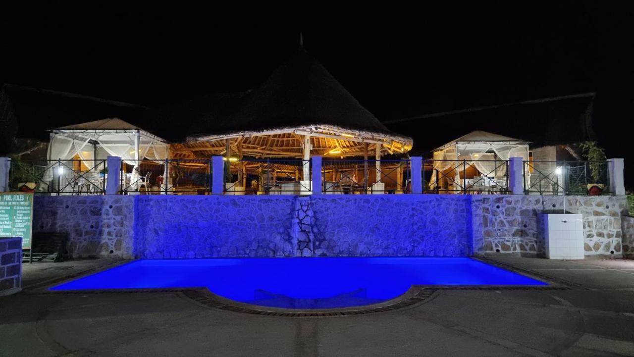 Manyatta Camp Hotell Voi Exteriör bild