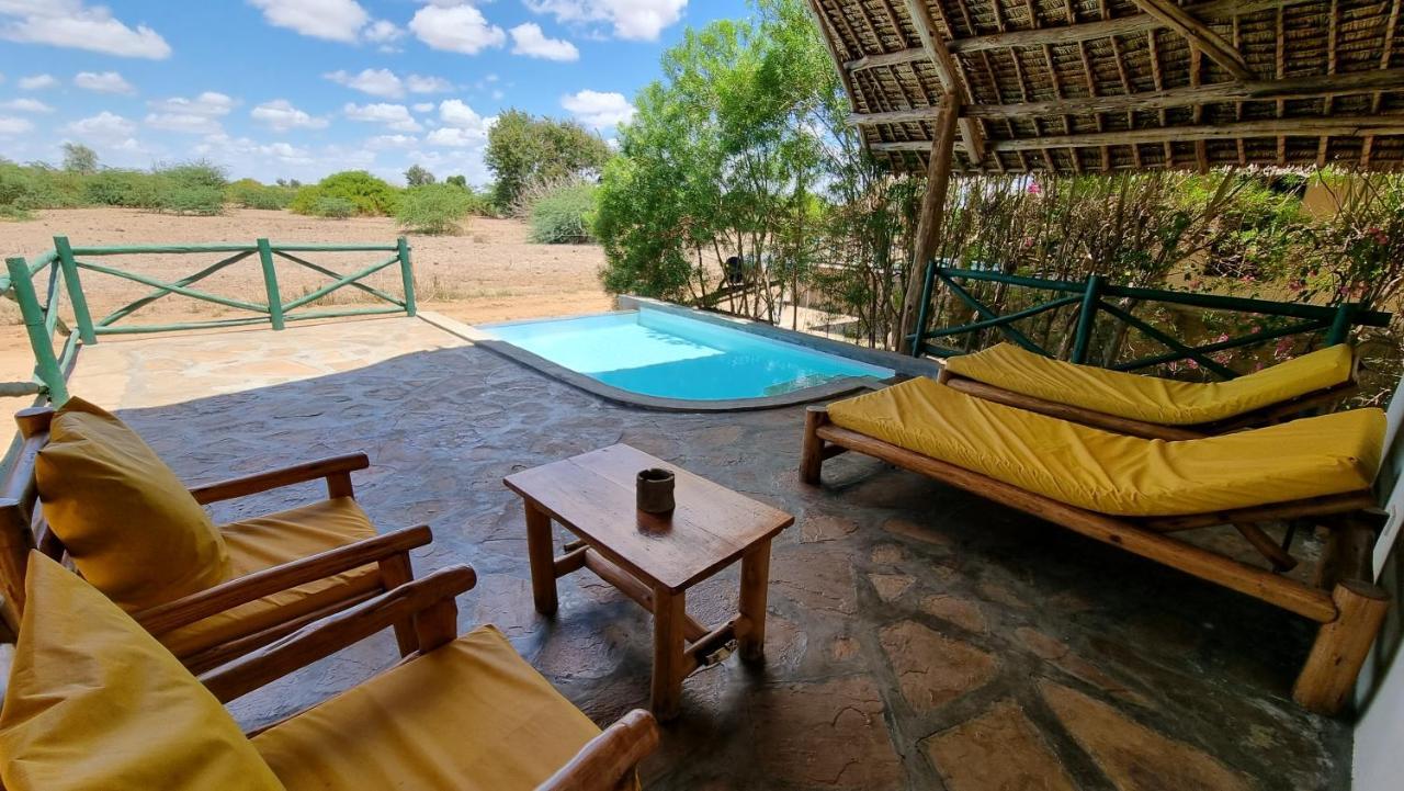 Manyatta Camp Hotell Voi Exteriör bild