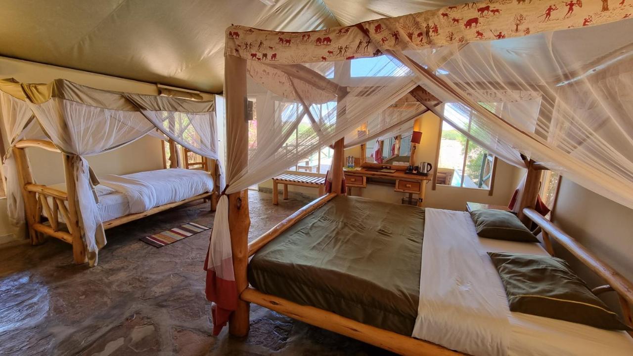 Manyatta Camp Hotell Voi Exteriör bild