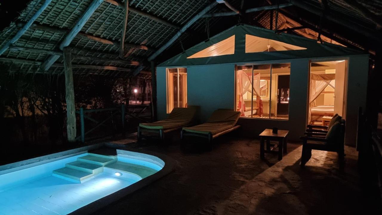 Manyatta Camp Hotell Voi Exteriör bild