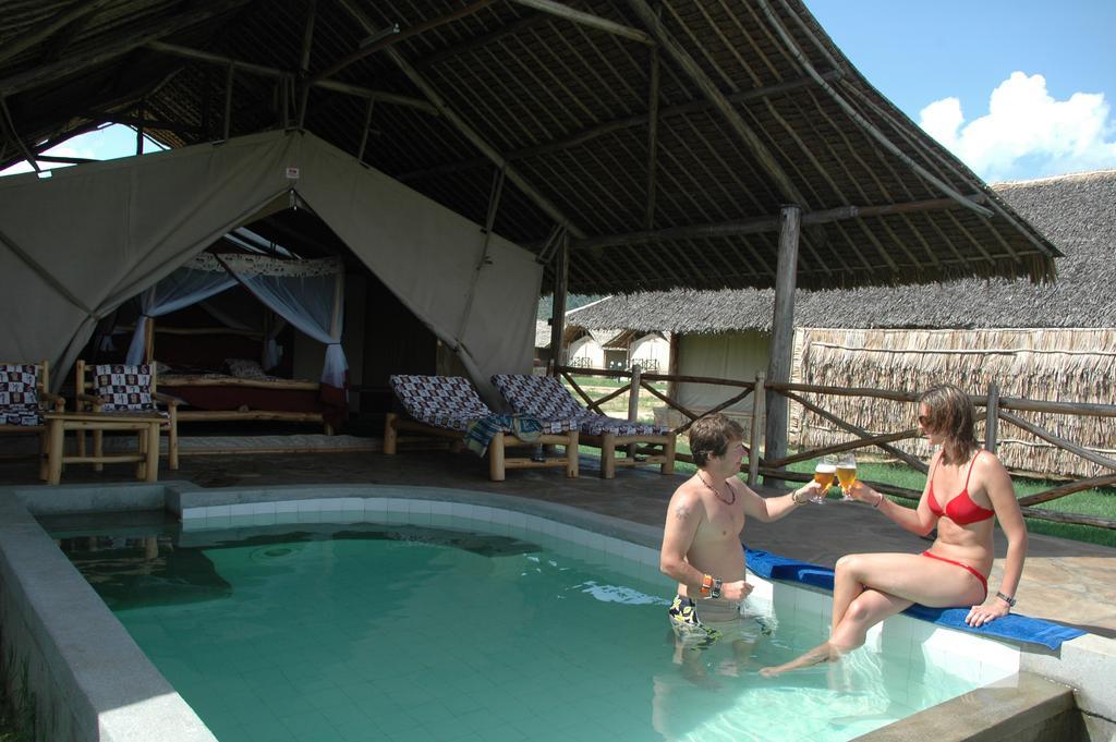 Manyatta Camp Hotell Voi Exteriör bild
