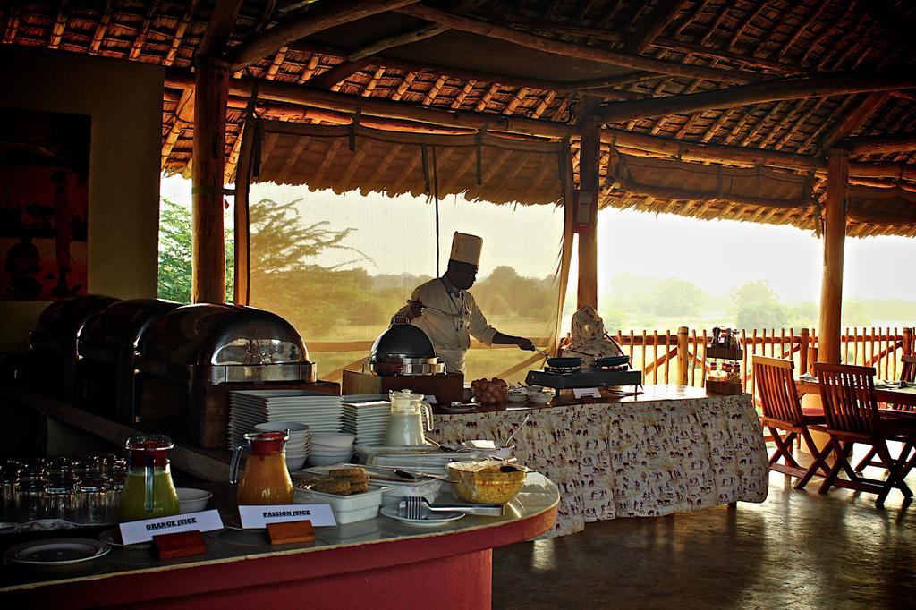Manyatta Camp Hotell Voi Exteriör bild