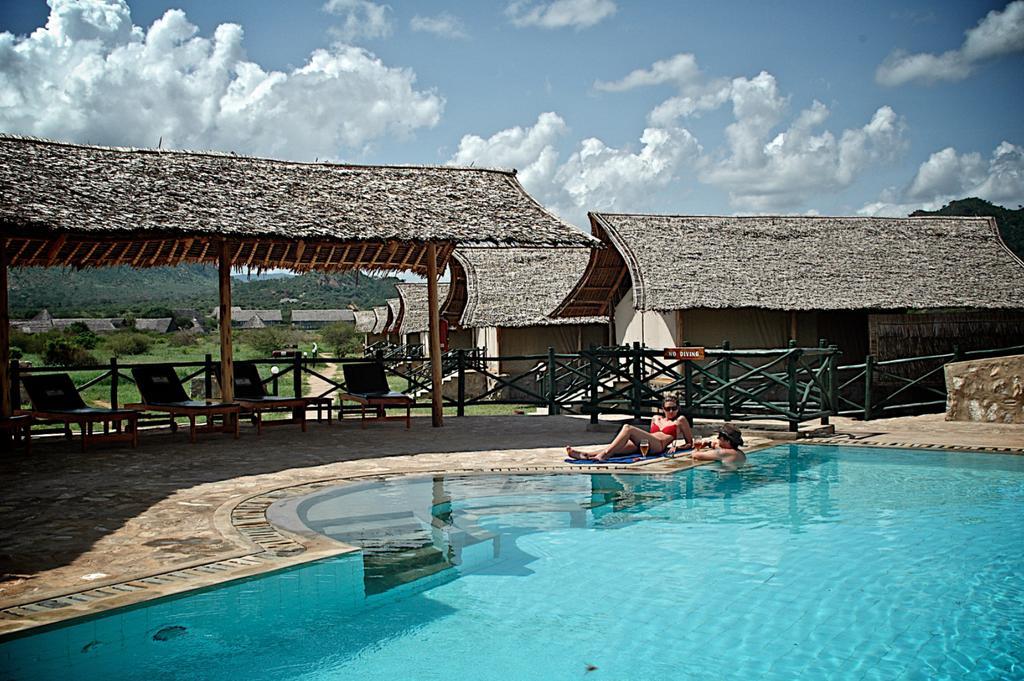 Manyatta Camp Hotell Voi Exteriör bild