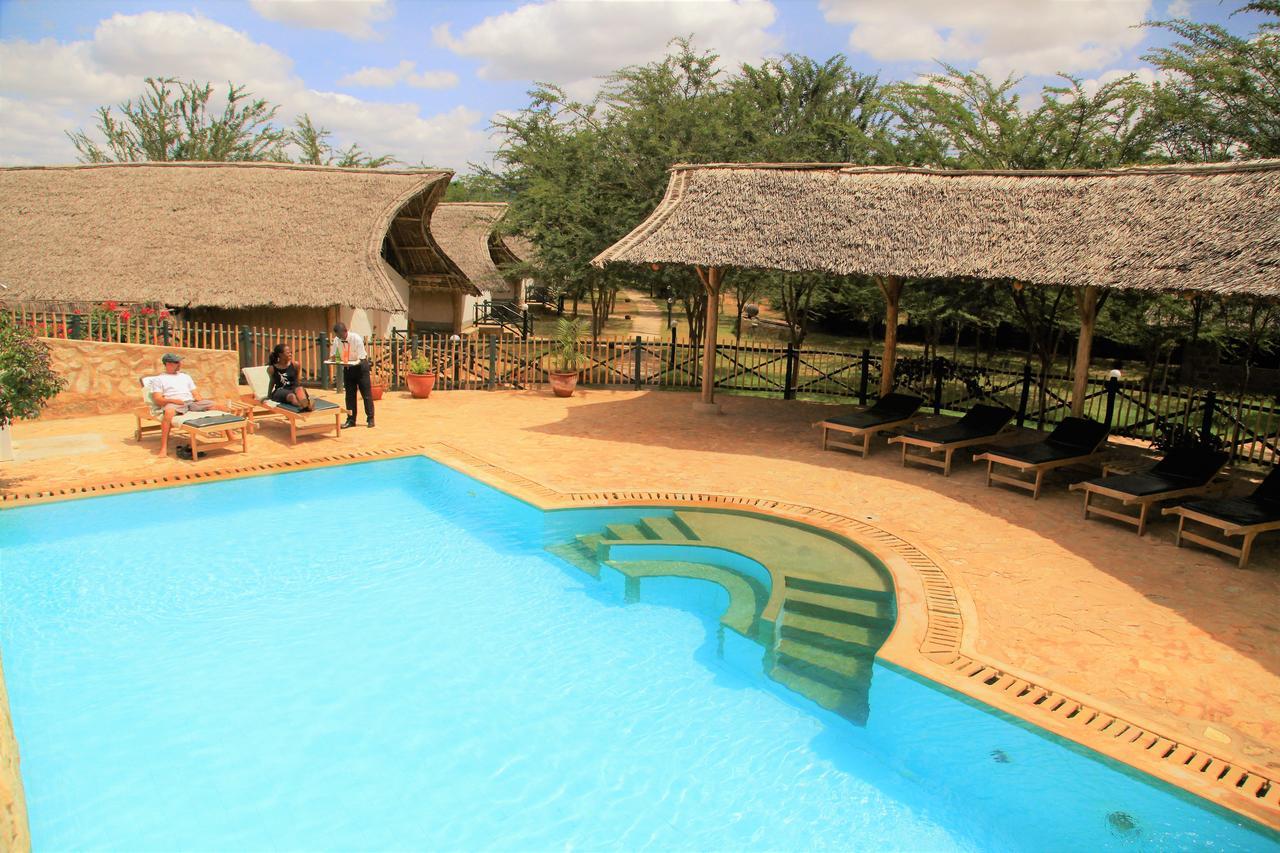 Manyatta Camp Hotell Voi Exteriör bild
