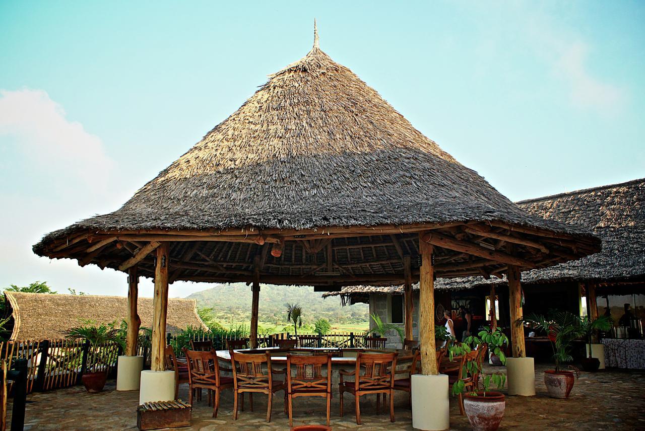 Manyatta Camp Hotell Voi Exteriör bild