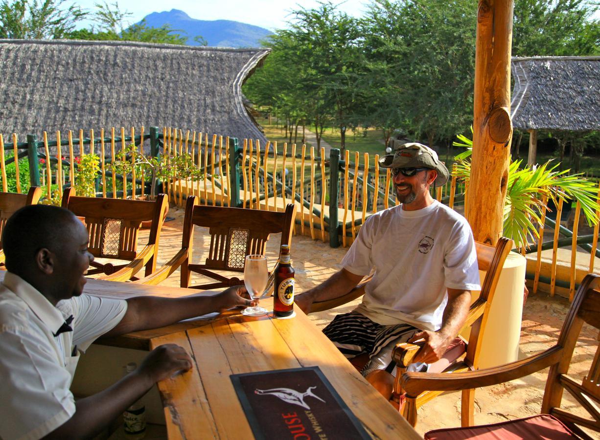 Manyatta Camp Hotell Voi Exteriör bild