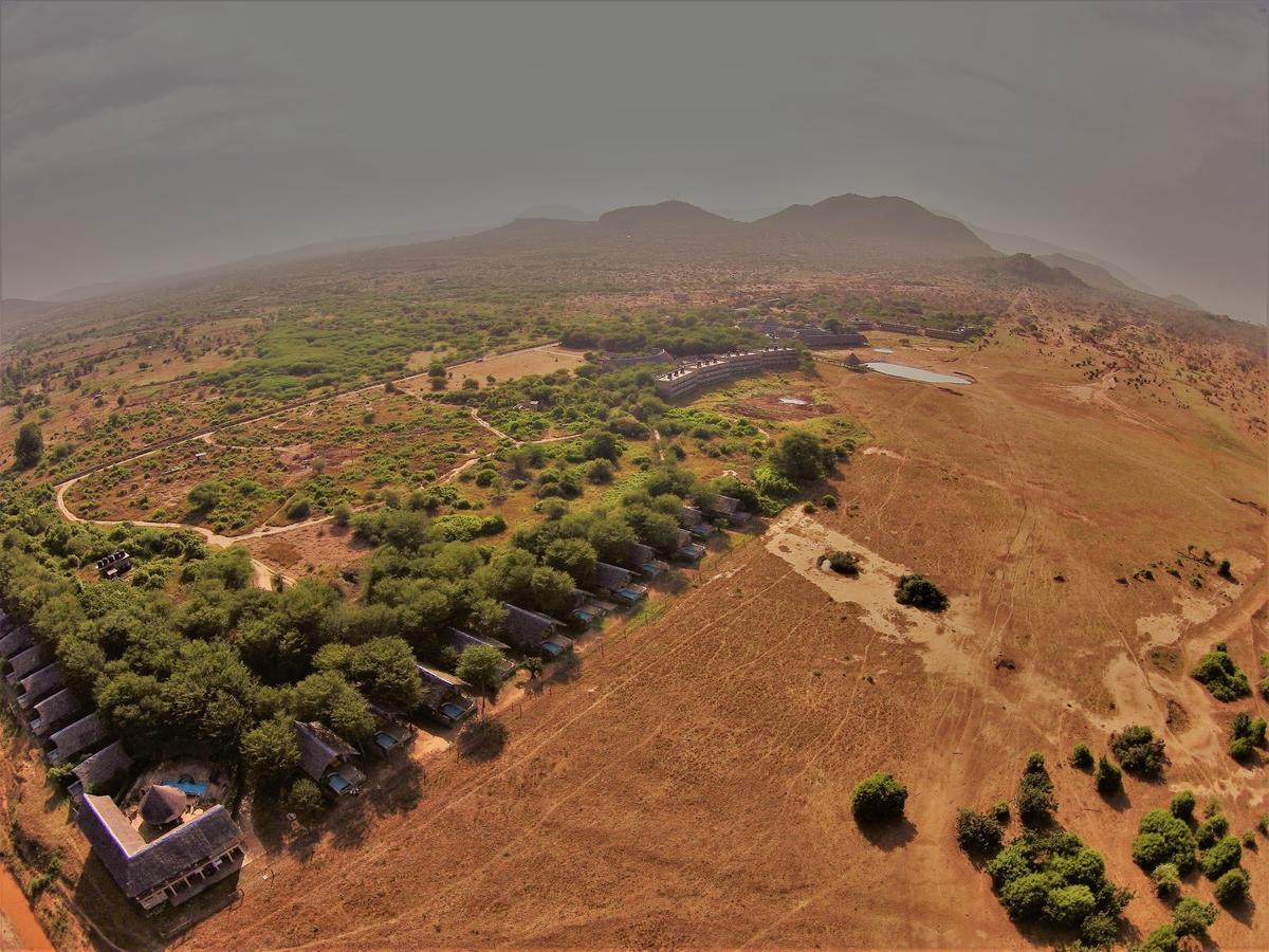 Manyatta Camp Hotell Voi Exteriör bild